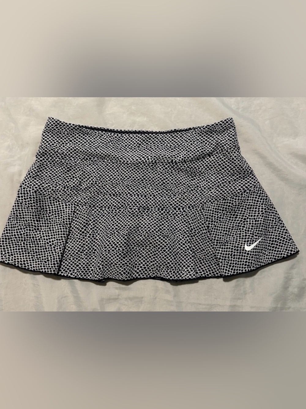 Nike Black and White Printed Tennis skort